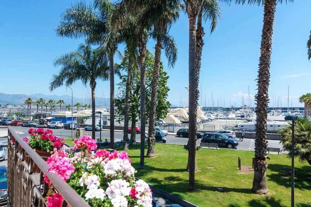 Vila Casa Delle Zammare Fronte Mare Centro Storico Riposto Exteriér fotografie